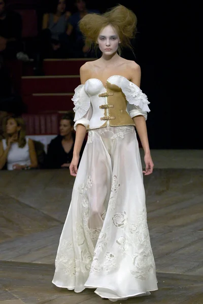 Look 8